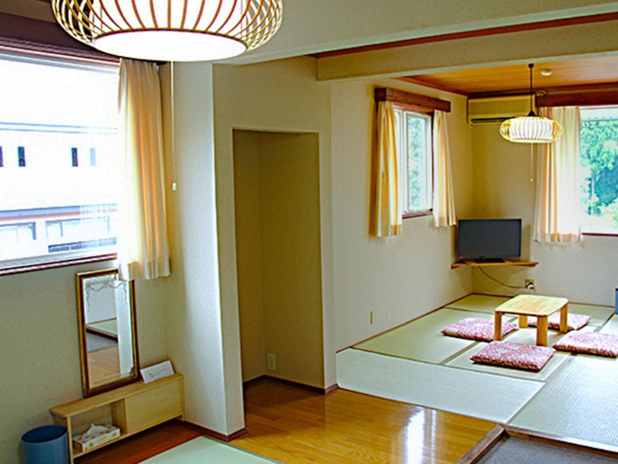 Pension Come Tatami-Room With A Calm Atmosphere - Vacation Stay 14983 Minamiuonuma Exteriör bild