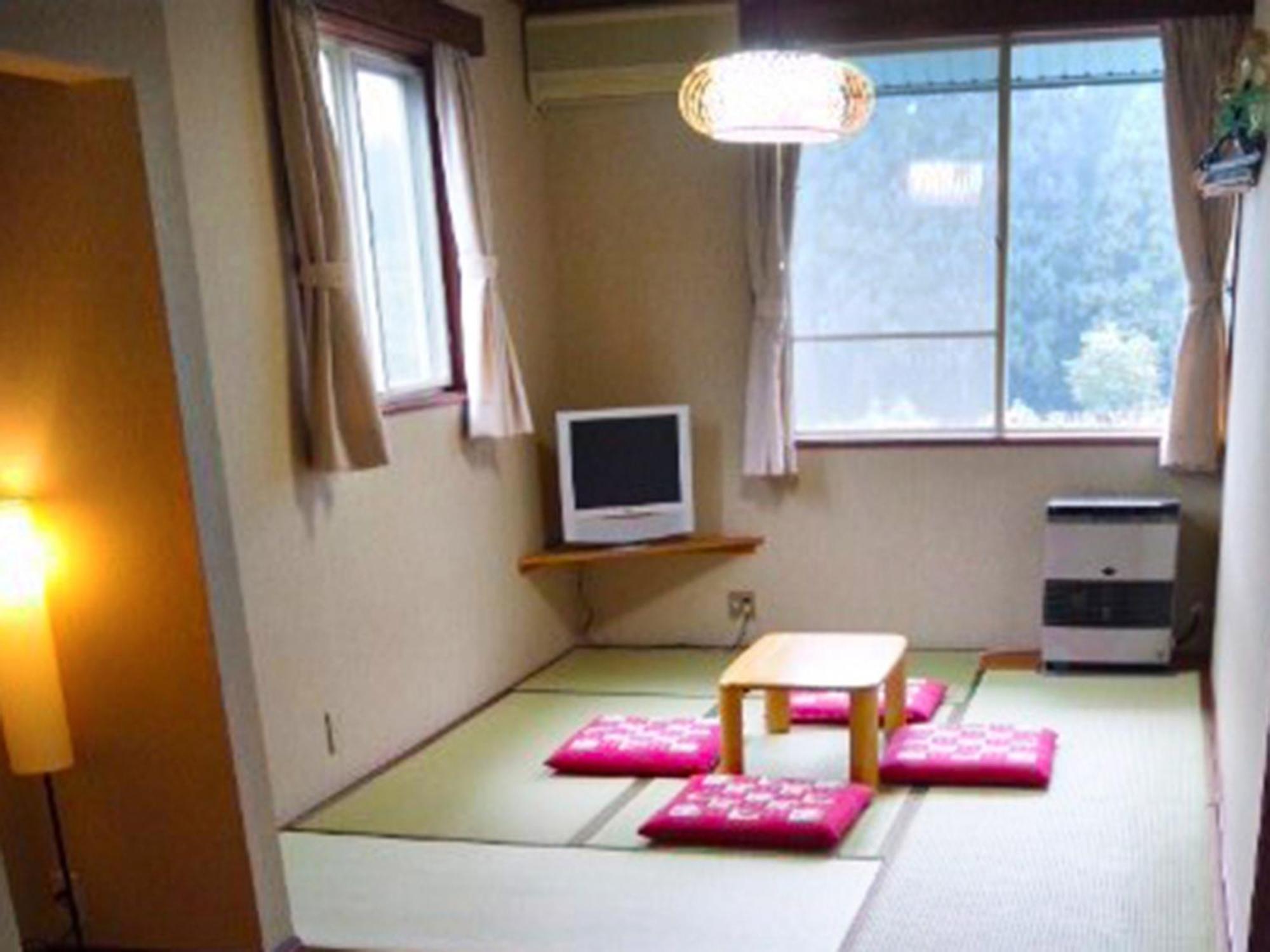 Pension Come Tatami-Room With A Calm Atmosphere - Vacation Stay 14983 Minamiuonuma Exteriör bild